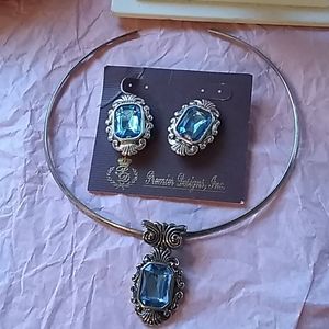 😍😁FABULOUS!/BLUE RIGHNSTONES PENDANT SET😍🤗